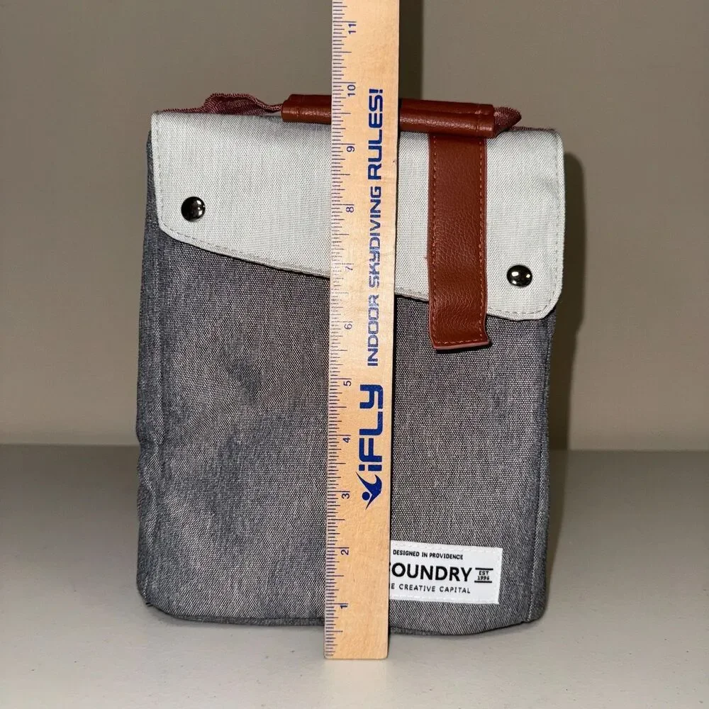 NWOT Foundry Dyer Lunch Bag Grey White Snack Zippered Insulated Tote Work School